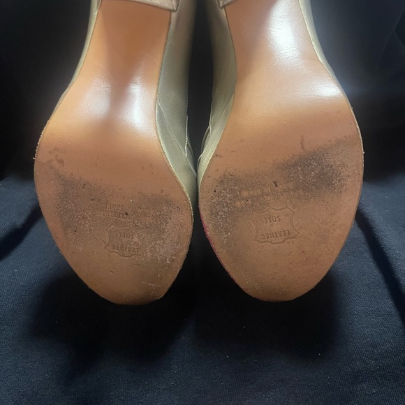 Stuart Weitzman Metallic Gold Heels USA Size 6 - Picture 7 of 13